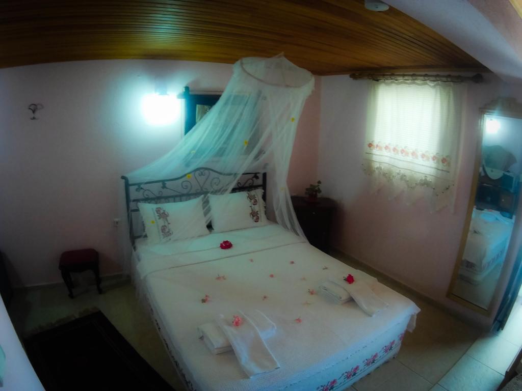 Antik Motel Alaçatı Exterior photo
